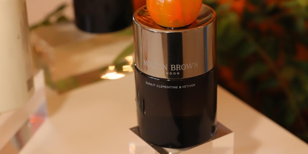 Molton Brown %d8%aa%d8%b7%d9%84%d9%82 %d8%b9%d8%b7%d8%b1%d9%87%d8%a7 %d8%a7%d9%84%d8%b5%d9%8a%d9%81%d9%8a %d8%a7%d9%84%d8%ac%d8%af%d9%8a%d8%af Sunlit Clementine Vetiver %d8%a8%d8%ad%d8%b6%d9%88