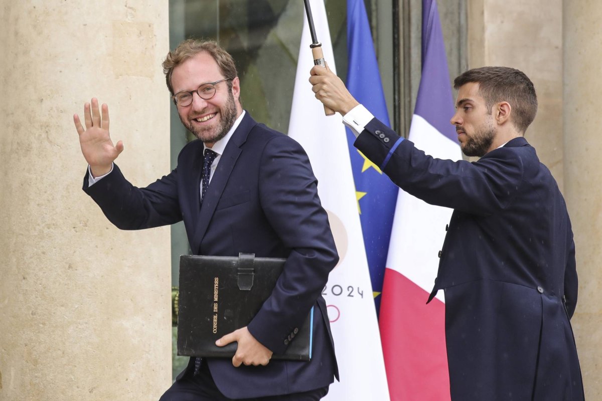 %d9%88%d8%b2%d9%8a%d8%b1 %d8%a7%d9%84%d9%85%d8%a7%d9%84%d9%8a%d8%a9 %d8%a7%d9%84%d9%81%d8%b1%d9%86%d8%b3%d9%8a %d8%a7%d9%84%d8%b4%d8%a7%d8%a8 %d9%8a%d8%b9%d8%aa%d8%b1%d9%81 %d8%a8%d8%ad%d8%ac%d9%85