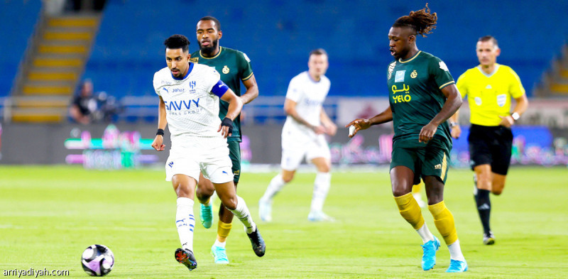 سيديروبولوس يعاقب الهلال بأول جزائية منذ 494 يوما