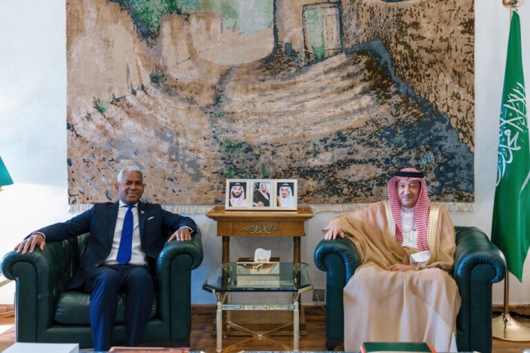 %d8%a7%d9%84%d8%ae%d8%b1%d9%8a%d8%ac%d9%8a %d9%8a%d8%a8%d8%ad%d8%ab %d8%a7%d9%84%d8%b9%d9%84%d8%a7%d9%82%d8%a7%d8%aa %d8%a7%d9%84%d8%ab%d9%86%d8%a7%d8%a6%d9%8a%d8%a9 %d9%85%d8%b9 %d8%b3%d9%81%d9%8a