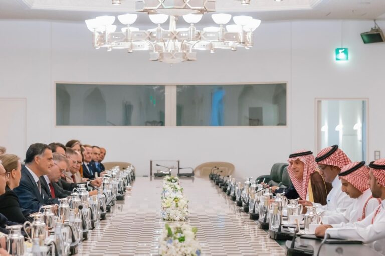 %d8%a7%d9%84%d8%ac%d8%a8%d9%8a%d8%b1 %d9%8a%d9%86%d8%a7%d9%82%d8%b4 %d9%85%d8%b3%d8%aa%d8%ac%d8%af%d8%a7%d8%aa %d8%a7%d9%84%d9%85%d9%86%d8%b7%d9%82%d8%a9 %d9%85%d8%b9 %d8%b3%d9%81%d8%b1%d8%a7