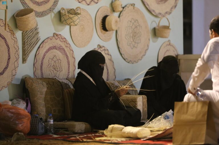 %d8%b5%d9%88%d8%b1 %d8%a7%d9%84%d9%85%d8%b1%d8%a3%d8%a9 %d8%aa%d8%b3%d8%ac%d9%84 %d8%ad%d8%b6%d9%88%d8%b1%d9%8b%d8%a7 %d9%85%d9%85%d9%8a%d8%b2%d9%8b%d8%a7 %d9%81%d9%8a %d9%85%d8%b9%d8%b1%d8%b6 %d9%85