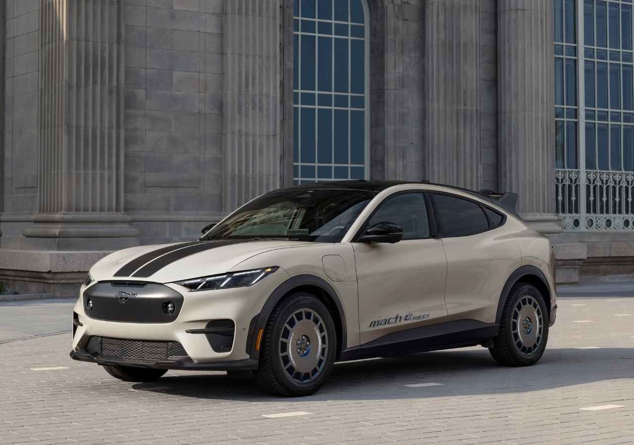 %d9%81%d9%88%d8%b1%d8%af %d8%aa%d9%83%d8%b4%d9%81 %d8%b9%d9%86 Mustang Mach E 2025 %d9%85%d8%b9 %d8%a8%d8%b9%d8%b6 %d8%a7%d9%84%d8%aa%d8%ad%d8%af%d9%8a%d8%ab%d8%a7%d8%aa