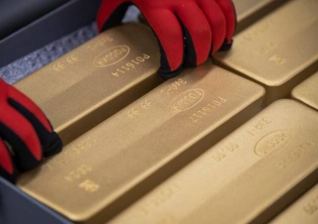 الذهب يحلّق إلى قمم جديدة قبل الانتخابات الأميركية