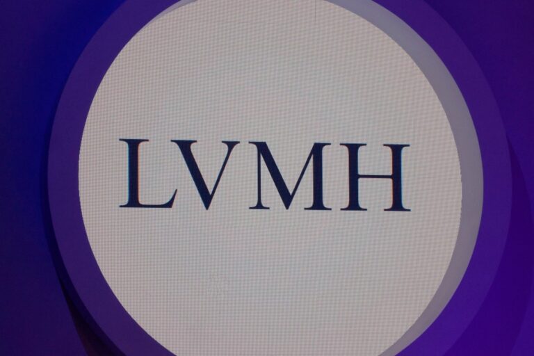 %d8%b4%d8%b1%d9%83%d8%a9 Lvmh %d8%aa%d8%b9%d9%84%d9%86 %d9%85%d8%a8%d9%8a%d8%b9%d8%a7%d8%aa %d9%81%d8%b5%d9%84%d9%8a%d8%a9 %d9%85%d8%ae%d9%8a%d8%a8%d8%a9 %d9%84%d9%84%d8%a2%d9%85%d8%a7%d9%84 %d9%88