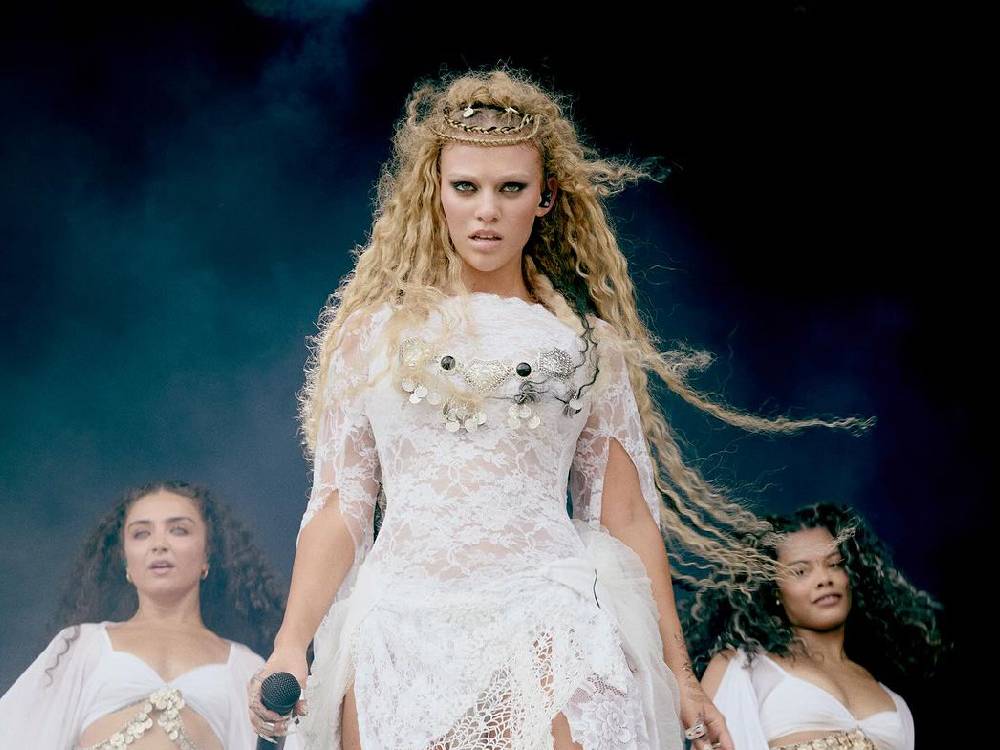 %d8%a7%d9%84%d9%85%d8%ba%d9%86%d9%8a%d9%91%d8%a9 %d8%a5%d9%84%d9%8a%d8%a7%d9%86%d8%a7 %d8%aa%d9%86%d8%b6%d9%85 %d8%a5%d9%84%d9%89 %d9%83%d9%88%d9%84%d8%af %d8%a8%d9%84%d8%a7%d9%8a %d8%a8