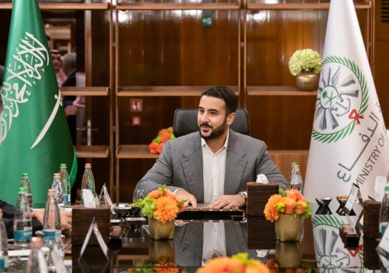 %d9%88%d8%b2%d9%8a%d8%b1 %d8%a7%d9%84%d8%af%d9%81%d8%a7%d8%b9 %d9%8a%d8%ac%d8%aa%d9%85%d8%b9 %d9%85%d8%b9 %d8%b9%d8%af%d8%af %d9%85%d9%86 %d8%b1%d8%a4%d8%b3%d8%a7%d8%a1 %d9%83%d8%a8%d8%b1%d9%89 %d8%a7