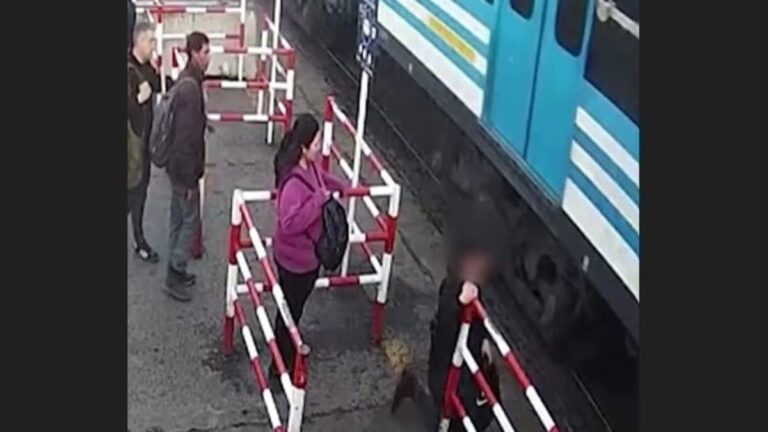 %d8%a5%d9%86%d8%b4%d8%ba%d9%84 %d8%a8%d9%87%d8%a7%d8%aa%d9%81%d9%87 %d8%a7%d9%84%d8%ac%d9%88%d8%a7%d9%84 %d9%81%d9%83%d8%a7%d8%af %d8%a3%d9%86 %d9%8a%d9%85%d9%88%d8%aa %d8%af%d9%87%d8%b3%d8%a7