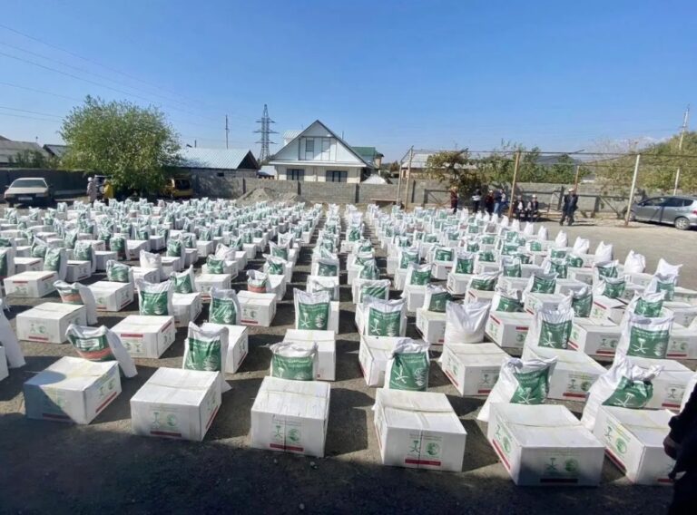 %d8%a7%d9%84%d9%85%d9%84%d9%83 %d8%b3%d9%84%d9%85%d8%a7%d9%86 %d9%84%d9%84%d8%a5%d8%ba%d8%a7%d8%ab%d8%a9 %d9%8a%d9%88%d8%b2%d8%b9 %d9%85%d8%a6%d8%a7%d8%aa %d8%a7%d9%84%d8%b3%d9%84%d8%a7%d9%84