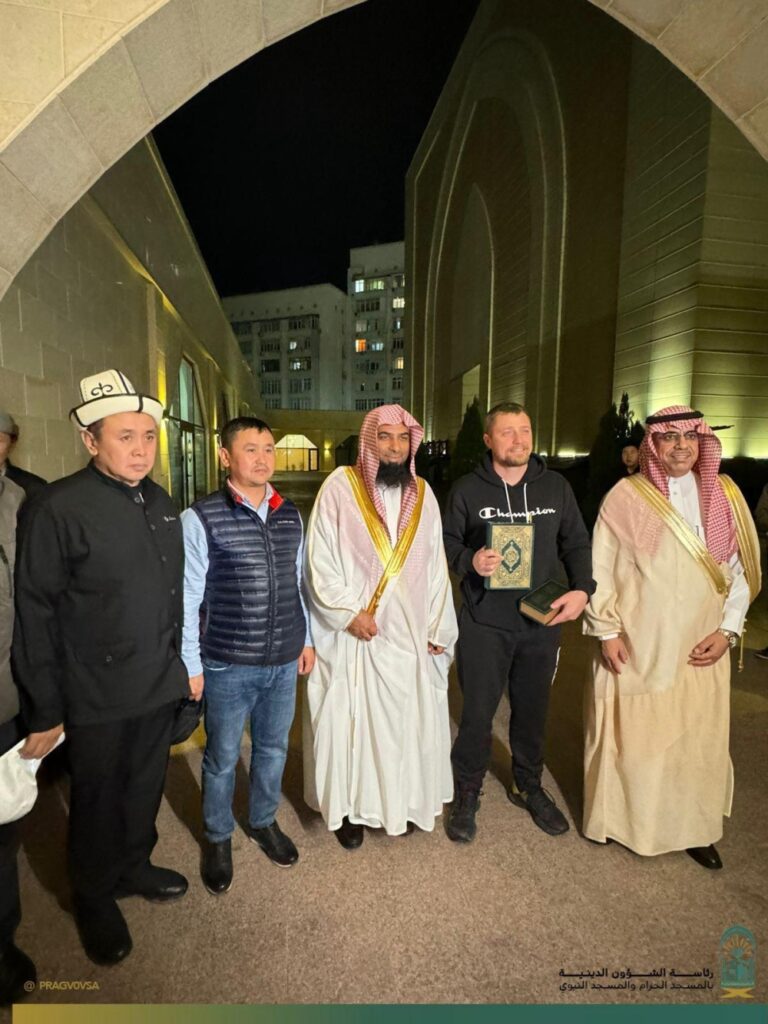 %d8%b4%d8%a7%d8%a8 %d8%b3%d9%8a%d8%a8%d9%8a%d8%b1%d9%8a %d9%8a%d8%b9%d9%84%d9%86 %d8%a5%d8%b3%d9%84%d8%a7%d9%85%d9%87 %d8%b9%d9%84%d9%89 %d9%8a%d8%af %d8%a7%d9%84%d8%b4%d9%8a%d8%ae %d8%b5%d9%84%d8%a7