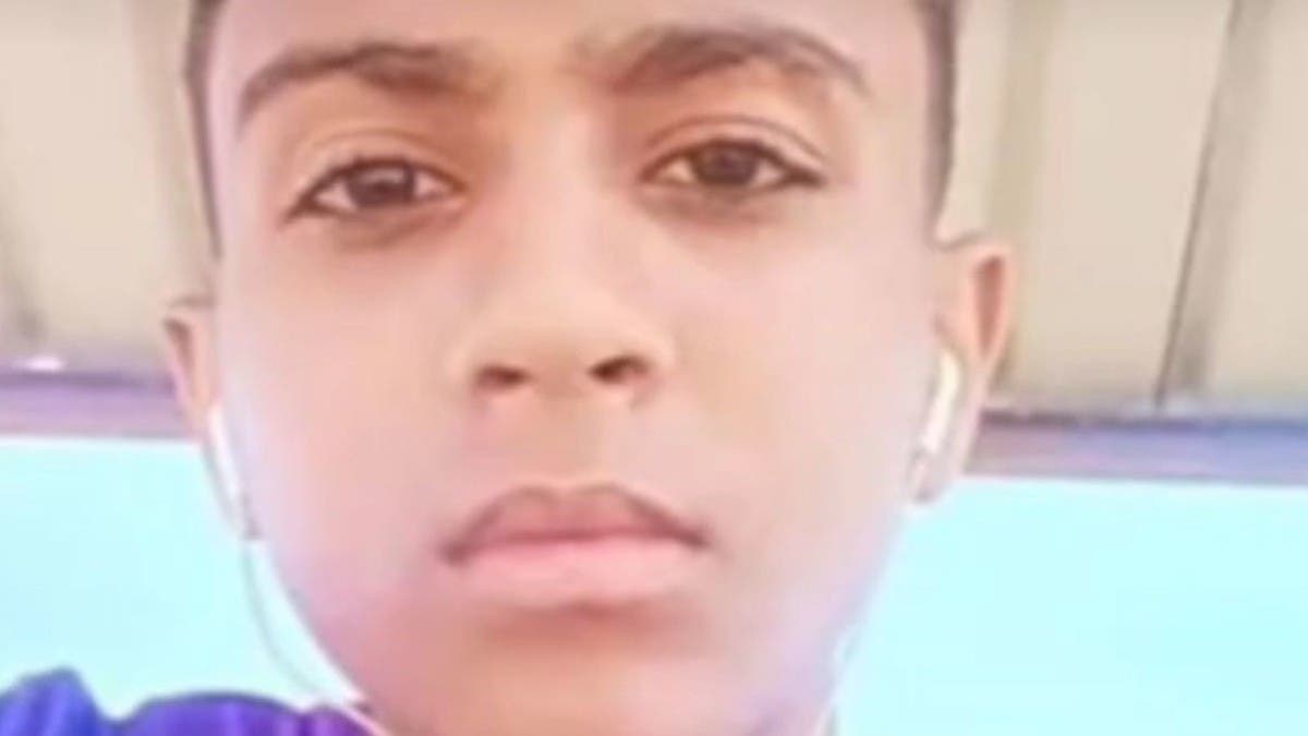 %d9%87%d8%b4%d9%85 %d8%b1%d8%a3%d8%b3%d9%87 %d9%85%d9%82%d8%aa%d9%84 %d8%b7%d9%81%d9%84 %d8%b9%d9%84%d9%89 %d9%8a%d8%af %d9%88%d8%a7%d9%84%d8%af%d9%87 %d9%81%d9%8a %d9%85%d8%b5%d8%b1 %d8%a8%d8%af