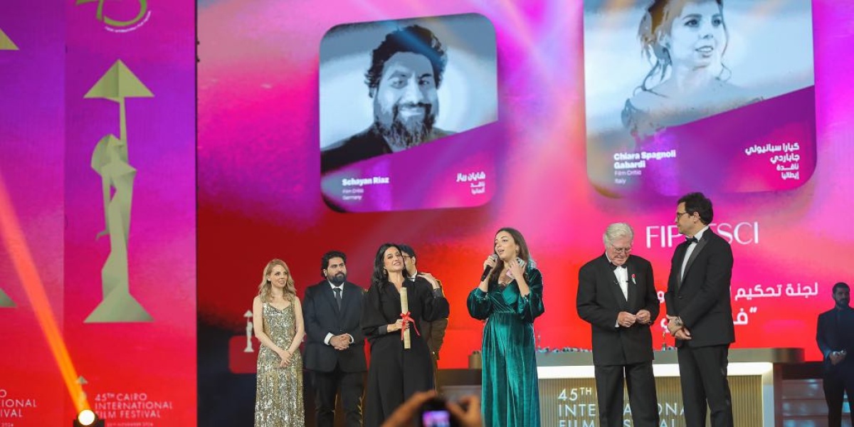 %d8%a3%d8%b1%d8%a8%d8%b9%d8%a9 %d8%ac%d9%88%d8%a7%d8%a6%d8%b2 %d9%84%d9%80 %d8%af%d8%ae%d9%84 %d8%a7%d9%84%d8%b1%d8%a8%d9%8a%d8%b9 %d9%8a%d8%b6%d8%ad%d9%83 %d9%81%d9%8a %d9%85%d9%87%d8%b1%d8%ac