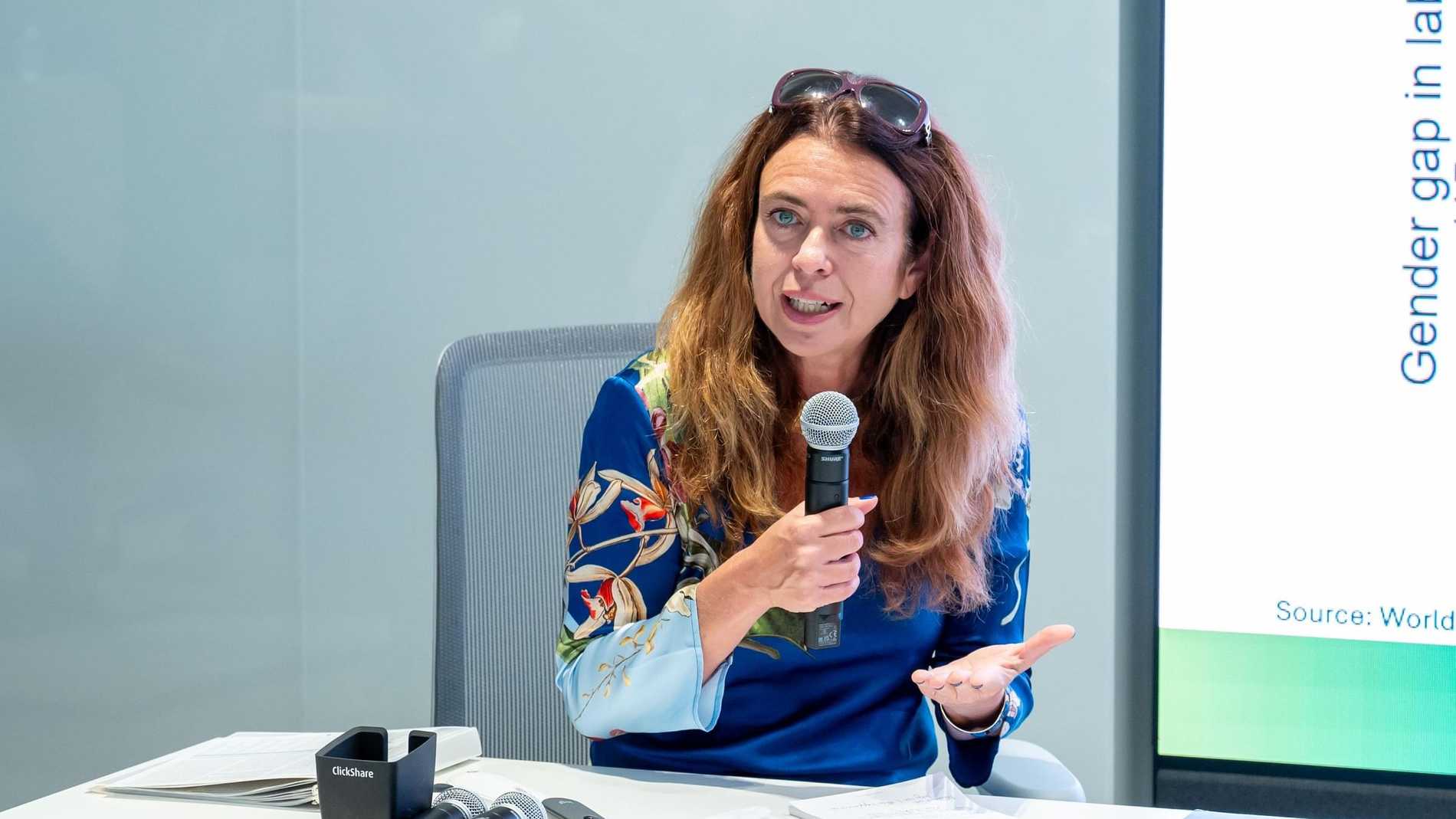 %d8%a7%d9%84%d8%a8%d9%86%d9%83 %d8%a7%d9%84%d8%af%d9%88%d9%84%d9%8a %d8%a7%d9%82%d8%aa%d8%b5%d8%a7%d8%af %d8%a7%d9%84%d8%a5%d9%85%d8%a7%d8%b1%d8%a7%d8%aa %d8%b3%d9%8a%d9%88%d8%a7%d8%b5%d9%84 %d8%a7