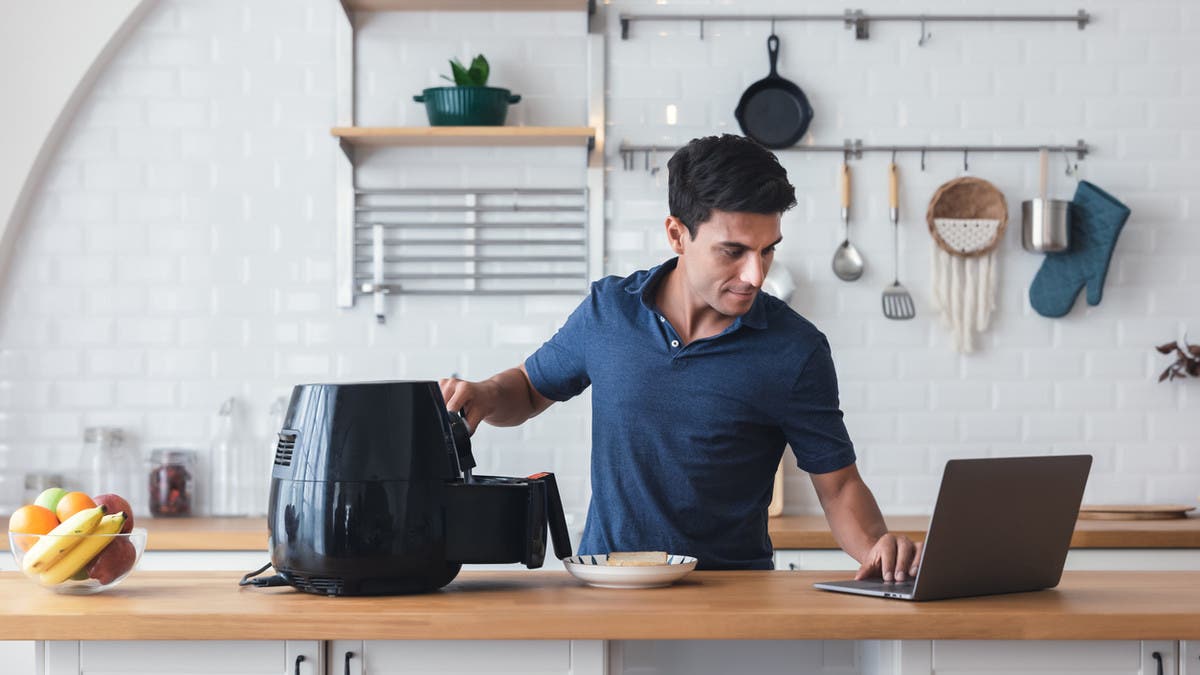 %d9%85%d8%ab%d9%84 %d8%a7%d9%84%d9%87%d9%88%d8%a7%d8%aa%d9%81 %d9%88%d8%a7%d9%84%d8%aa%d9%84%d9%81%d8%b2%d9%8a%d9%88%d9%86%d8%a7%d8%aa %d8%a7%d9%84%d9%85%d9%82%d9%84%d8%a7%d8%a9 %d8%a7%d9%84%d9%87