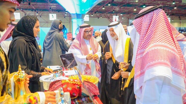 %d8%ac%d8%a7%d9%85%d8%b9%d8%a9 %d8%a3%d9%85 %d8%a7%d9%84%d9%82%d8%b1%d9%89 %d8%aa%d8%ad%d8%aa%d9%81%d9%8a %d8%a8%d9%80 13 %d8%ab%d9%82%d8%a7%d9%81%d8%a9 %d8%b9%d8%a7%d9%84%d9%85%d9%8a%d8%a9 %d9%81