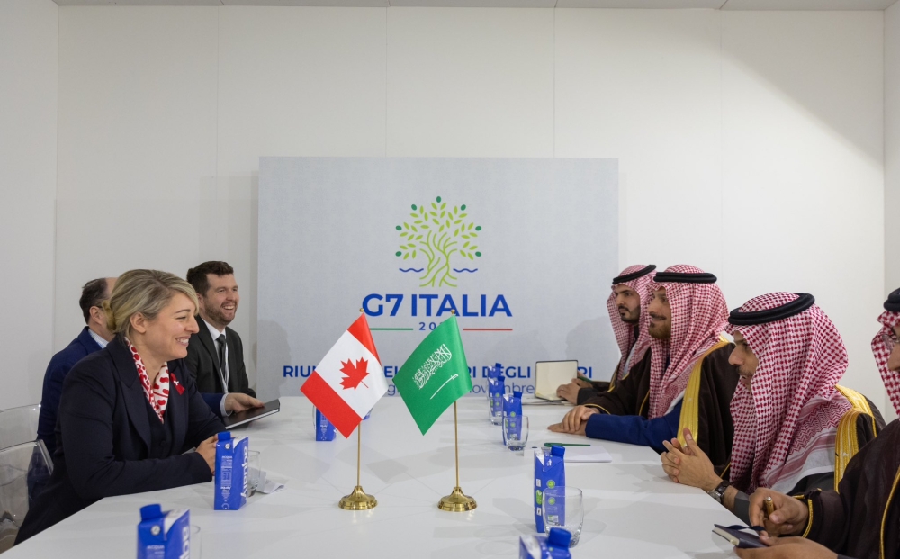 %d9%88%d8%b2%d9%8a%d8%b1 %d8%a7%d9%84%d8%ae%d8%a7%d8%b1%d8%ac%d9%8a%d8%a9 %d9%88%d9%86%d8%b8%d9%8a%d8%b1%d8%aa%d9%87 %d8%a7%d9%84%d9%83%d9%86%d8%af%d9%8a%d8%a9 %d9%8a%d9%86%d8%a7%d9%82%d8%b4%d8%a7