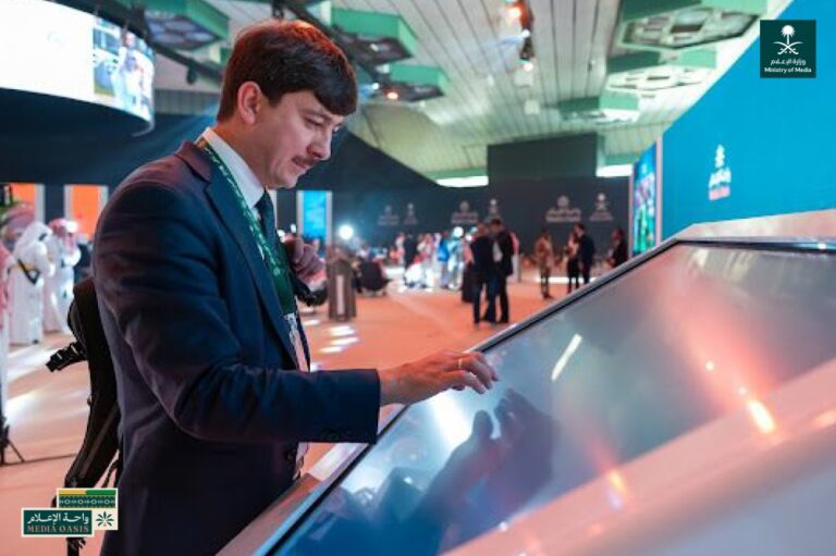 %d9%88%d8%a7%d8%ad%d8%a9 %d8%a7%d9%84%d8%a5%d8%b9%d9%84%d8%a7%d9%85 %d9%84%d9%88%d8%ad%d8%a9 %d8%b3%d8%b9%d9%88%d8%af%d9%8a%d8%a8%d9%8a%d8%a7 %d8%aa%d8%ab%d8%b1%d9%8a %d8%a7%d9%84%d9%88