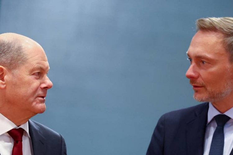 %d8%a5%d9%82%d8%a7%d9%84%d8%a9 %d9%88%d8%b2%d9%8a%d8%b1 %d8%a7%d9%84%d9%85%d8%a7%d9%84%d9%8a%d8%a9 %d8%aa%d9%8f%d8%b9%d9%85%d9%82 %d8%a3%d8%b2%d9%85%d8%a9 %d8%a7%d9%84%d8%ad%d9%83%d9%88%d9%85%d8%a9