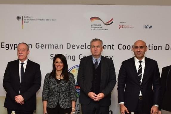 %d8%ad%d9%81%d9%84 %d8%aa%d9%88%d9%82%d9%8a%d8%b9 %d8%b9%d9%82%d8%af %d8%aa%d9%86%d9%81%d9%8a%d8%b0 %d9%85%d8%b4%d8%b1%d9%88%d8%b9 %d8%a7%d9%84%d8%af%d8%b9%d9%85 %d8%a7%d9%84%d9%81%d9%86%d9%8a %d9%84