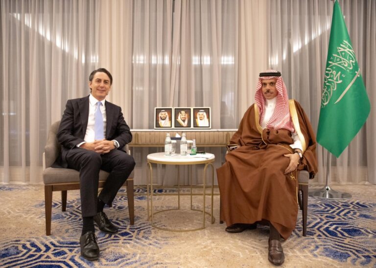 %d9%88%d8%b2%d9%8a%d8%b1 %d8%a7%d9%84%d8%ae%d8%a7%d8%b1%d8%ac%d9%8a%d8%a9 %d9%8a%d9%86%d8%a7%d9%82%d8%b4 %d8%a7%d9%84%d8%aa%d8%b7%d9%88%d8%b1%d8%a7%d8%aa %d8%a7%d9%84%d8%b1%d8%a7%d9%87%d9%86%d8%a9