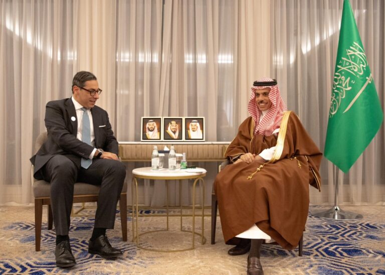 %d9%88%d8%b2%d9%8a%d8%b1 %d8%a7%d9%84%d8%ae%d8%a7%d8%b1%d8%ac%d9%8a%d8%a9 %d9%88%d9%86%d8%b8%d9%8a%d8%b1%d9%87 %d8%a7%d9%84%d9%82%d8%a8%d8%b1%d8%b5%d9%8a %d9%8a%d9%86%d8%a7%d9%82%d8%b4%d8%a7%d9%86