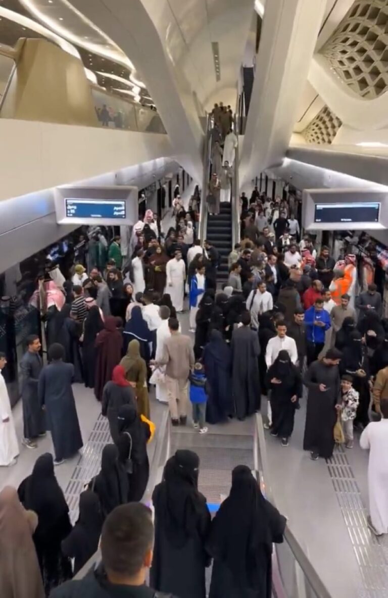 %d9%85%d8%aa%d8%b1%d9%88 %d8%a7%d9%84%d8%b1%d9%8a%d8%a7%d8%b6 %d8%a7%d9%84%d8%b3%d9%83%d8%a7%d9%86 %d9%8a%d8%aa%d9%88%d8%a7%d9%81%d8%af%d9%88%d9%86 %d8%b9%d9%84%d9%89 %d9%85%d8%ad%d8%b7%d8%a9