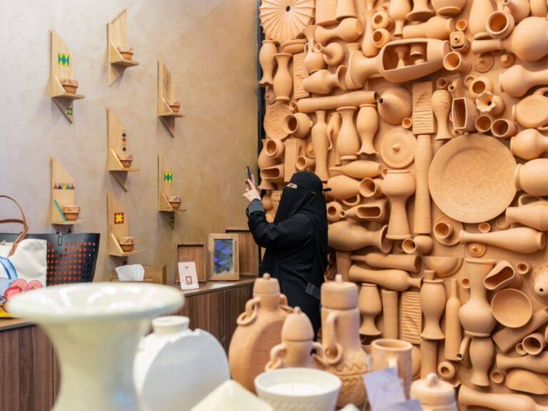 %d8%a7%d9%84%d8%ad%d8%b1%d9%81 %d8%a7%d9%84%d9%8a%d8%af%d9%88%d9%8a%d8%a9 %d8%a7%d9%84%d8%b3%d8%b9%d9%88%d8%af%d9%8a%d8%a9 2025 %d8%a5%d8%a8%d8%af%d8%a7%d8%b9 %d8%ab%d9%82%d8%a7%d9%81%d9%8a %d8%a8