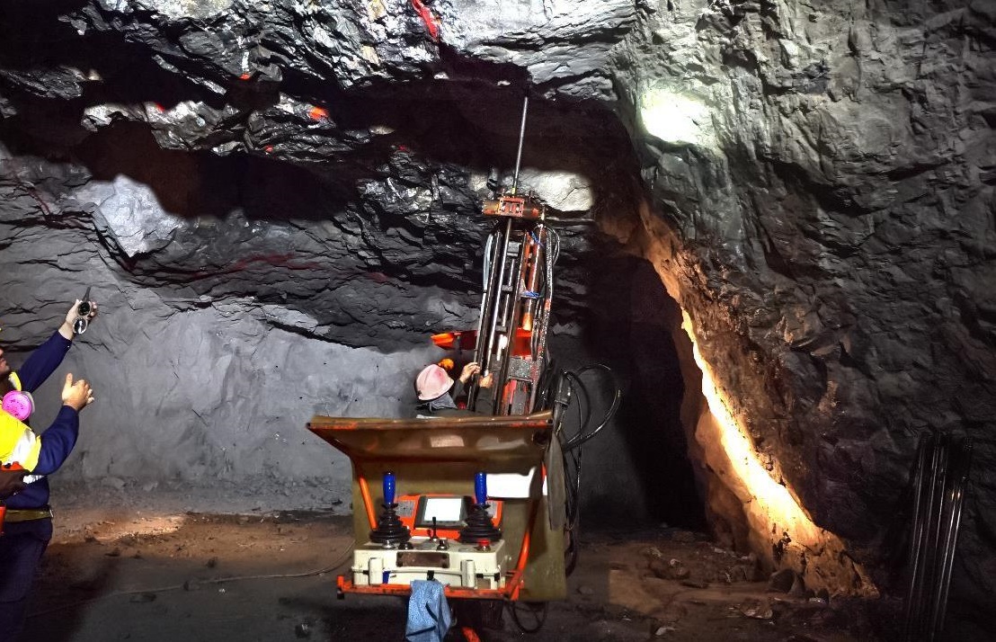 %d9%86%d8%a7%d8%a6%d8%a8 %d9%88%d8%b2%d9%8a%d8%b1 %d8%a7%d9%84%d8%b5%d9%86%d8%a7%d8%b9%d8%a9 %d9%84%d9%80%d8%a7%d9%84%d8%a7%d9%82%d8%aa%d8%b5%d8%a7%d8%af%d9%8a%d8%a9 %d8%a7%d9%84%d8%b3%d8%b9