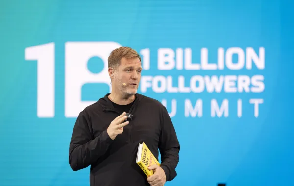 %d8%a7%d9%84%d8%a8%d8%b1%d9%8a%d8%b7%d8%a7%d9%86%d9%8a %d8%b3%d8%a7%d9%8a%d9%85%d9%88%d9%86 %d8%b3%d9%83%d9%88%d9%8a%d8%a8 %d9%8a%d9%81%d9%88%d8%b2 %d8%a8%d8%ac%d8%a7%d8%a6%d8%b2%d8%a9 %d9%82%d9%85