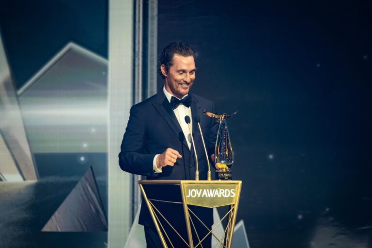 %d8%b3%d8%b9%d8%a7%d8%af%d8%a9 %d9%85%d8%a7%d9%83%d9%88%d9%86%d9%87%d9%8a %d9%88%d8%a8%d9%83%d8%a7%d8%a1 %d8%a7%d9%84%d8%b9%d9%86%d9%88%d8%af %d8%a3%d8%a8%d8%b1%d8%b2 %d9%84%d9%82%d8%b7%d8%a7%d8%aa