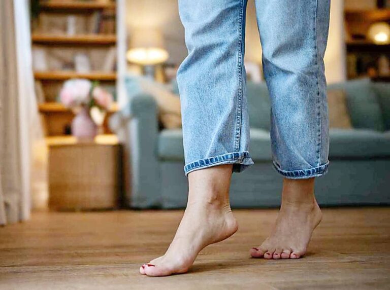 %d8%a7%d9%84%d9%85%d8%b4%d9%8a %d8%ad%d8%a7%d9%81%d9%8a%d8%a7%d9%8b %d9%81%d9%8a %d8%a7%d9%84%d9%85%d9%86%d8%b2%d9%84 %d8%b6%d8%a7%d8%b1 %d9%84%d9%84%d9%82%d8%af%d9%85%d9%8a%d9%86