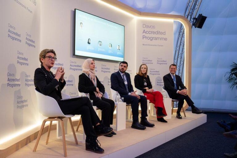 %d9%82%d9%8a%d8%a7%d8%af%d8%a7%d8%aa %d8%ad%d9%83%d9%88%d9%85%d9%8a%d8%a9 %d9%85%d9%86 %d8%af%d9%88%d9%84%d8%a9 %d8%a7%d9%84%d8%a5%d9%85%d8%a7%d8%b1%d8%a7%d8%aa %d9%88%d8%ae%d8%a8%d8%b1%d8%a7%d8%a1