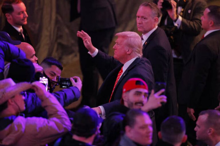 %d9%8a%d8%ad%d8%a8%d9%87 %d8%a7%d9%84%d8%ae%d8%b5%d9%88%d9%85 %d9%88%d9%8a%d8%ae%d8%b4%d8%a7%d9%87 %d8%a7%d9%84%d8%ad%d9%84%d9%81%d8%a7%d8%a1 %d9%83%d9%8a%d9%81 %d9%8a%d9%86%d8%b8%d8%b1 %d8%a7%d9%84