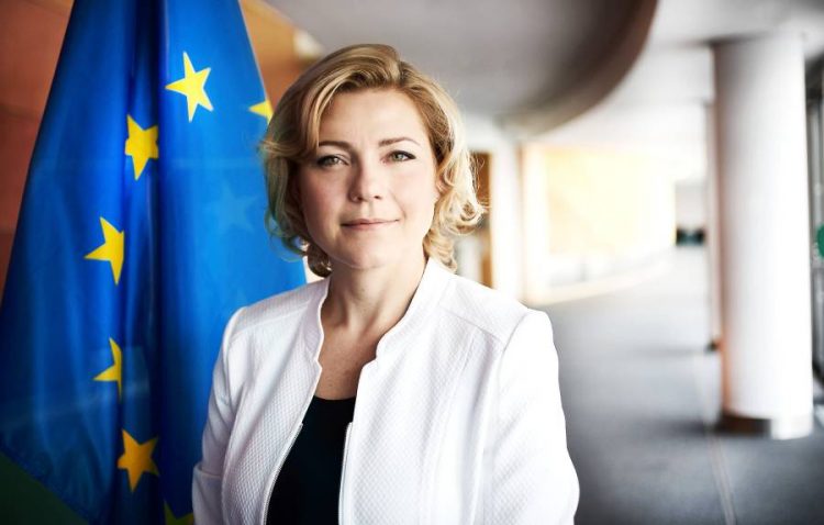 %d8%b1%d8%af%d8%a7%d9%8b %d8%b9%d9%84%d9%89 %d9%85%d8%a7%d8%b3%d9%83 %d9%88%d8%b2%d9%88%d9%83%d8%b1%d8%a8%d9%8a%d8%b1%d8%ba %d9%85%d8%b3%d8%a4%d9%88%d9%84%d8%a9 %d8%a3%d9%88%d8%b1%d9%88%d8%a8%d9%8a