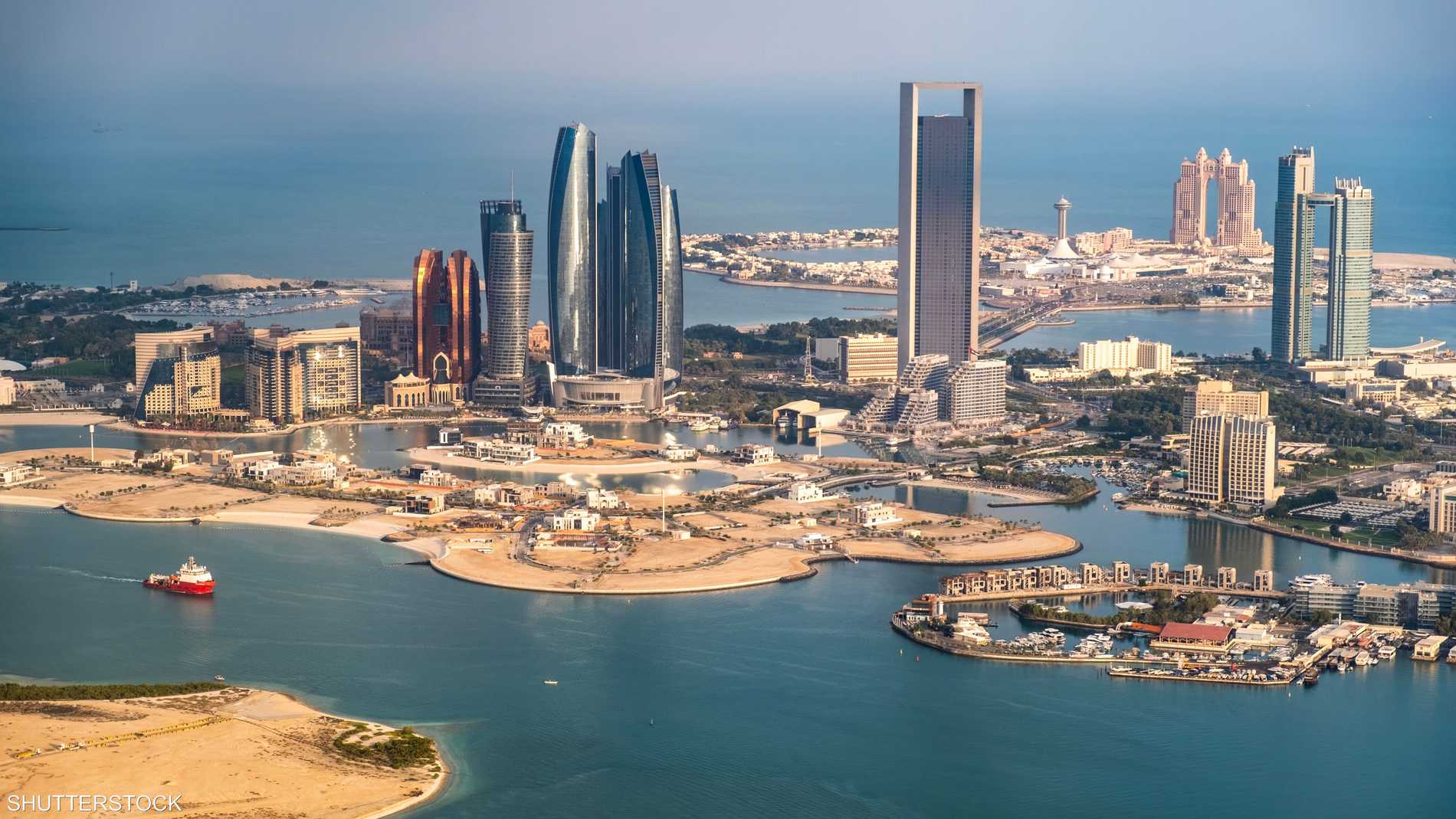 أبوظبي ستصبح أول حكومة تعتمد بالكامل على الـ AI بحلول 2027