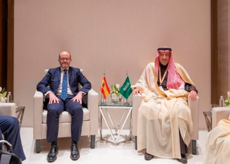 %d8%a7%d9%84%d8%ae%d8%b1%d9%8a%d8%ac%d9%8a %d9%8a%d8%a8%d8%ad%d8%ab %d8%a7%d9%84%d8%b9%d9%84%d8%a7%d9%82%d8%a7%d8%aa %d8%a7%d9%84%d8%ab%d9%86%d8%a7%d8%a6%d9%8a%d8%a9 %d9%85%d8%b9 %d9%88%d8%b2%d9%8a