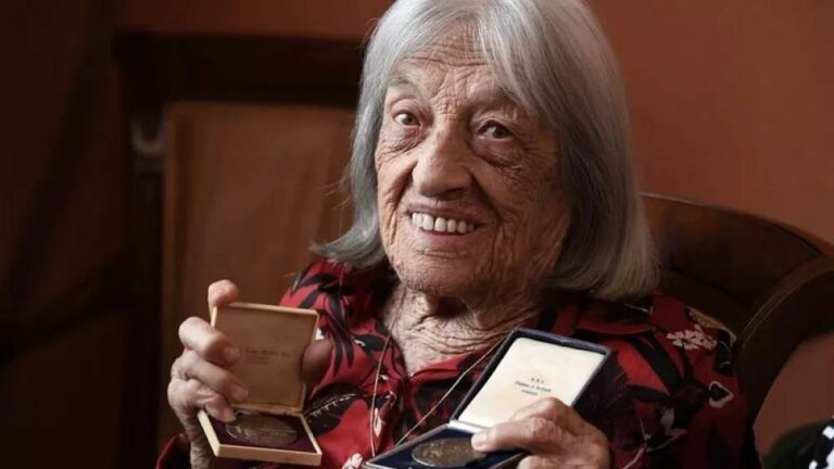 %d9%88%d9%81%d8%a7%d8%a9 %d8%a3%d9%83%d8%a8%d8%b1 %d8%a8%d8%b7%d9%84%d8%a9 %d8%a3%d9%88%d9%84%d9%85%d8%a8%d9%8a%d8%a9 %d9%81%d9%8a %d8%a7%d9%84%d8%b9%d8%a7%d9%84%d9%85