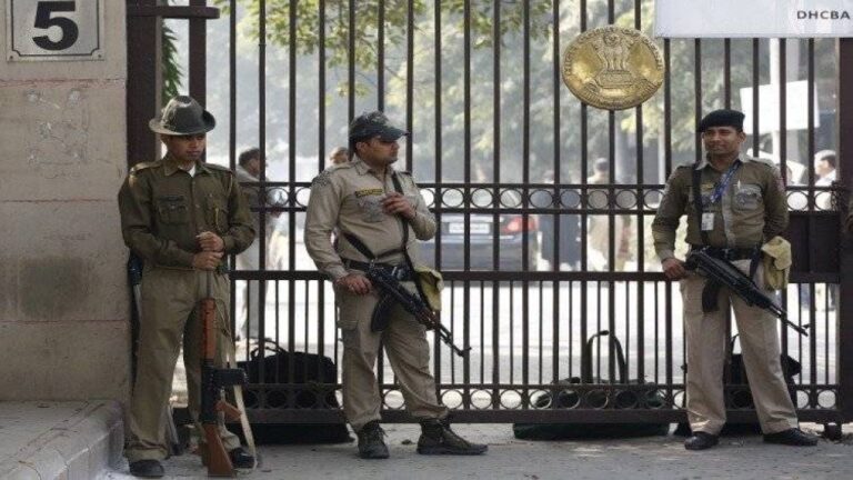 %d9%87%d9%86%d8%af%d9%8a %d9%82%d8%aa%d9%84 %d8%b2%d9%88%d8%ac%d8%aa%d9%87 %d9%88%d8%b7%d8%a8%d8%ae%d9%87%d8%a7 %d9%81%d9%8a %d8%b7%d9%86%d8%ac%d8%b1%d8%a9