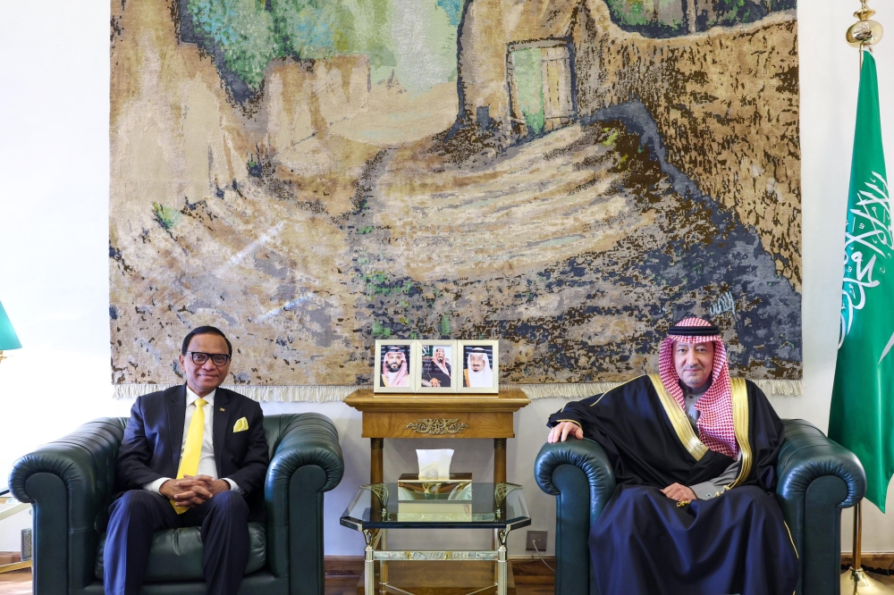 %d8%a7%d9%84%d8%ae%d8%b1%d9%8a%d8%ac%d9%8a %d9%8a%d8%b3%d8%aa%d8%b9%d8%b1%d8%b6 %d8%a7%d9%84%d8%b9%d9%84%d8%a7%d9%82%d8%a7%d8%aa %d8%a7%d9%84%d8%ab%d9%86%d8%a7%d8%a6%d9%8a%d8%a9 %d9%85%d8%b9 %d8%b3