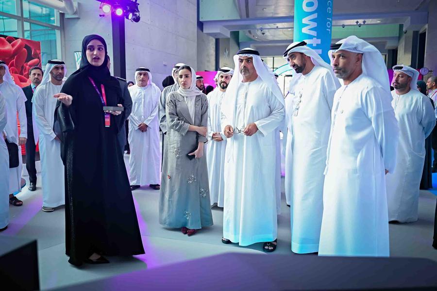 سمو الشيخ حامد يفتتح معرض جامعة خليفة للبحوث والابتكار 2025