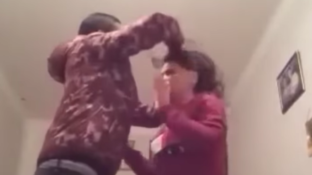 %d8%a7%d8%b9%d8%aa%d8%af%d9%89 %d8%b9%d9%84%d9%89 %d8%b2%d9%88%d8%ac%d8%aa%d9%87 %d8%a8%d9%88%d8%ad%d8%b4%d9%8a%d8%a9 %d9%88%d9%85%d8%b2%d9%82 %d8%b4%d8%b9%d8%b1%d9%87%d8%a7 %d9%81%d9%8a%d8%af%d9%8a