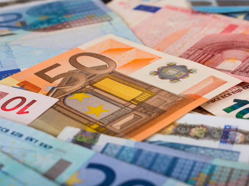 السعودية تطرح سندات خضراء باليورو دون علاوات وتجذب 100 مستثمر جديد