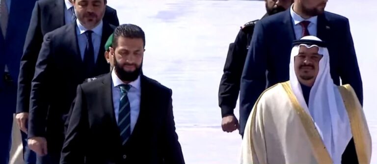 %d8%b1%d8%a6%d9%8a%d8%b3 %d8%a7%d9%84%d8%ac%d9%85%d9%87%d9%88%d8%b1%d9%8a%d8%a9 %d8%a7%d9%84%d8%b3%d9%88%d8%b1%d9%8a%d8%a9 %d9%8a%d8%b5%d9%84 %d8%a5%d9%84%d9%89 %d8%a7%d9%84%d8%b1%d9%8a%d8%a7%d8%b6