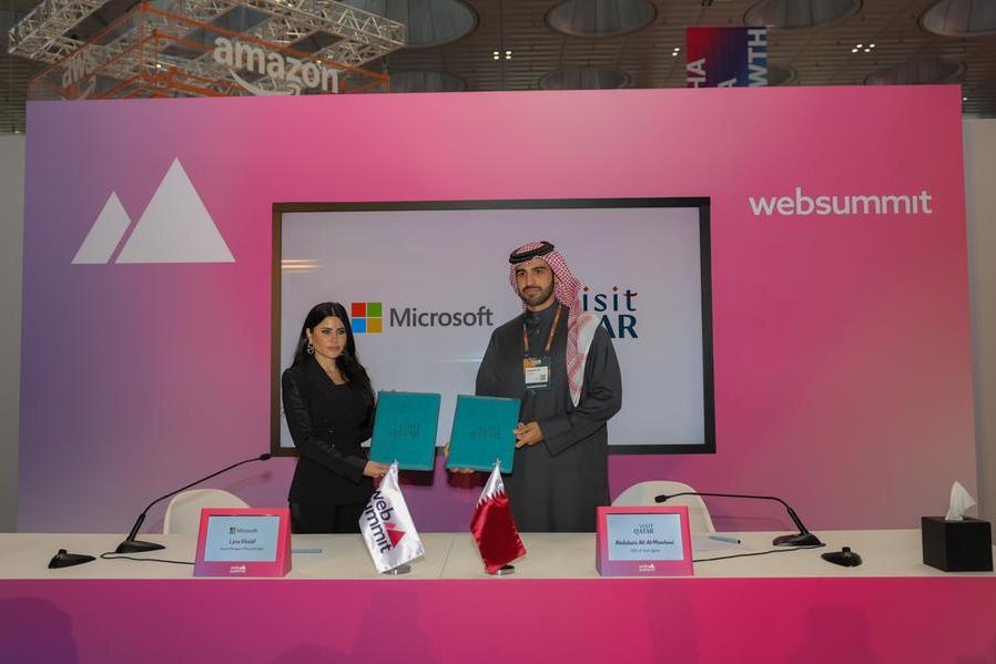 Visit Qatar توقّع مذكرة تفاهم مع “مايكروسوفت” في قمة الويب قطر 2025 لتعزيز الحلول الذكية في القطاع السياحي
