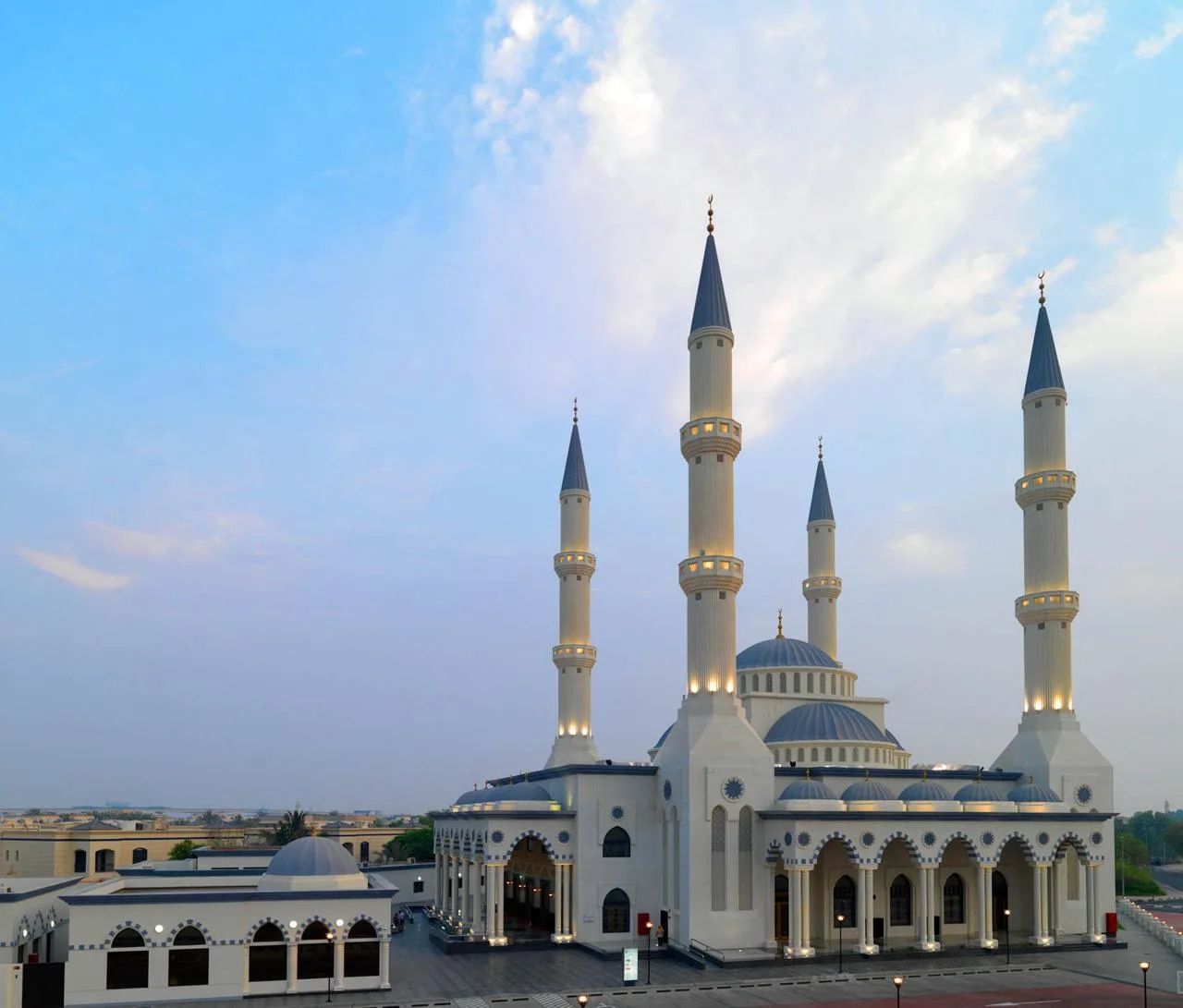 مسجد ومركز الفاروق عمر بن الخطاب يحيي شهر رمضان بفعاليات دينية وخيرية متنوعة