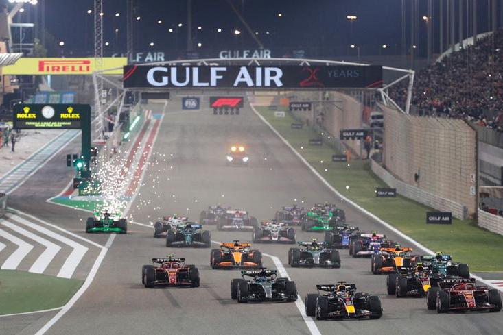 %d8%b7%d9%8a%d8%b1%d8%a7%d9%86 %d8%a7%d9%84%d8%ae%d9%84%d9%8a%d8%ac %d8%aa%d9%85%d8%af%d8%af %d8%b1%d8%b9%d8%a7%d9%8a%d8%aa%d9%87%d8%a7 %d8%a7%d9%84%d8%b1%d8%b3%d9%85%d9%8a%d8%a9 %d9%84%d8%b3%d8%a8