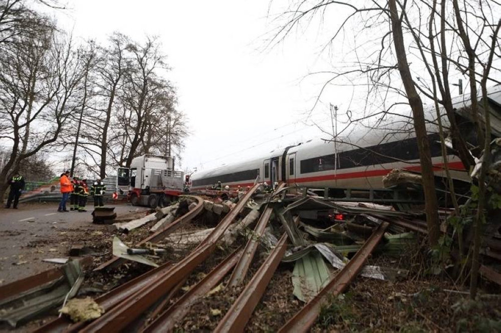 %d8%a3%d9%84%d9%85%d8%a7%d9%86%d9%8a%d8%a7 %d9%82%d8%aa%d9%8a%d9%84 %d9%8825 %d9%85%d8%b5%d8%a7%d8%a8%d8%a7%d9%8b %d8%a5%d8%ab%d8%b1 %d8%aa%d8%b5%d8%a7%d8%af%d9%85 %d9%82%d8%b7%d8%a7%d8%b1 %d8%a8