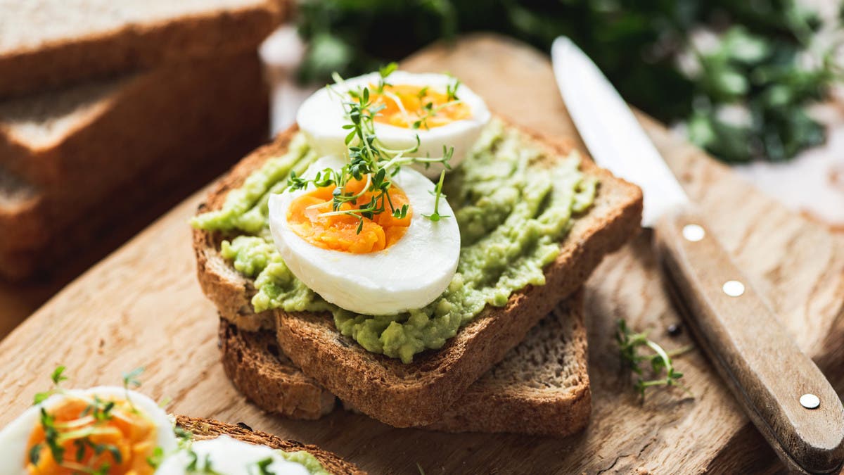 %d8%a7%d9%84%d8%a8%d9%8a%d8%b6 %d8%a3%d9%88 %d8%a7%d9%84%d8%a3%d9%81%d9%88%d9%83%d8%a7%d8%af%d9%88 %d8%a5%d9%84%d9%8a%d9%83 %d8%a7%d9%84%d9%85%d8%b5%d8%af%d8%b1 %d8%a7%d9%84%d8%a3%d8%ba%d9%86%d9%89