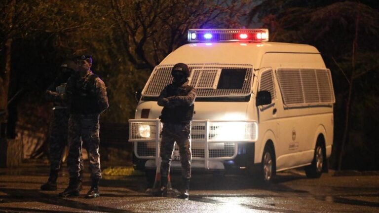 %d8%ac%d8%b1%d9%8a%d9%85%d8%a9 %d9%85%d8%b1%d9%88%d8%b9%d8%a9 %d9%81%d9%8a %d8%a7%d9%84%d8%a3%d8%b1%d8%af%d9%86 %d8%b1%d8%ac%d9%84 %d9%8a%d9%82%d8%aa%d9%84 %d8%b2%d9%88%d8%ac%d8%aa%d9%87 %d8%b6