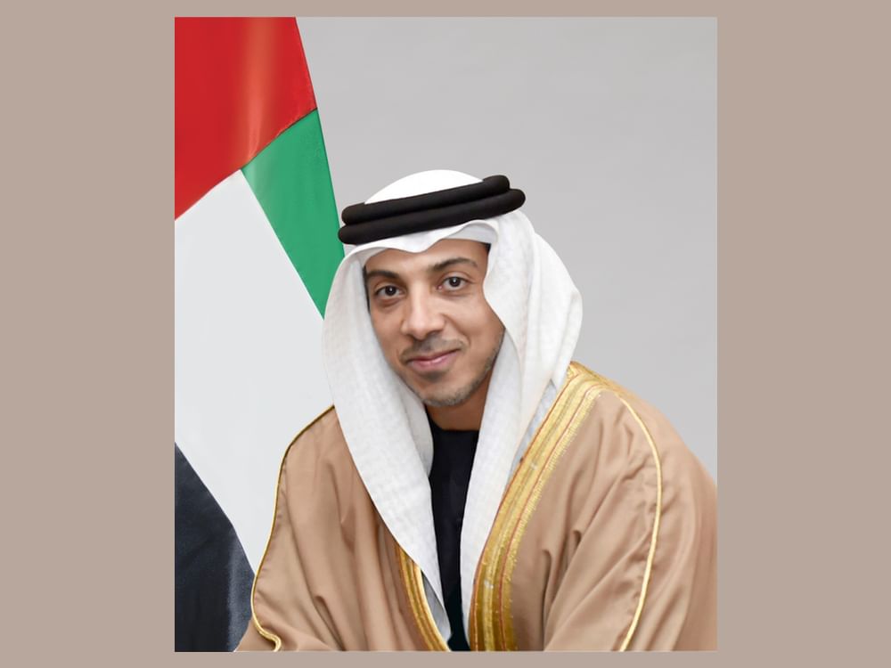 منصور بن زايد يشارك العلماء ضيوف رئيس الدولة وموظفي عدد من الجهات الحكومية في أبوظبي مأدبة الإفطار الرمضاني